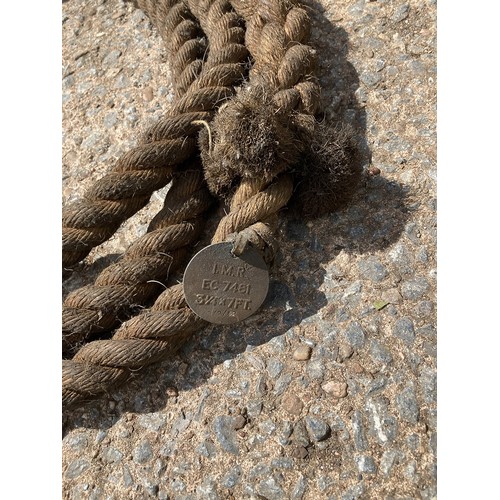 41 - Length of thick heavy duty rope with brass disc marked 'EC7481 3 1/4