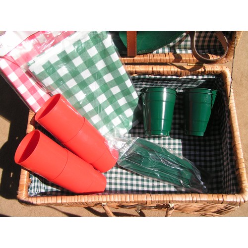 50 - Picnic Basket