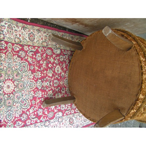 366 - Gold brocade petite bun/pouffe chair