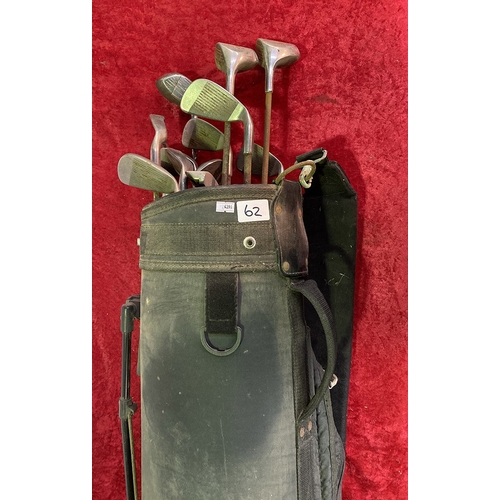 62 - Set of left-handed gold clubs in golf bag
