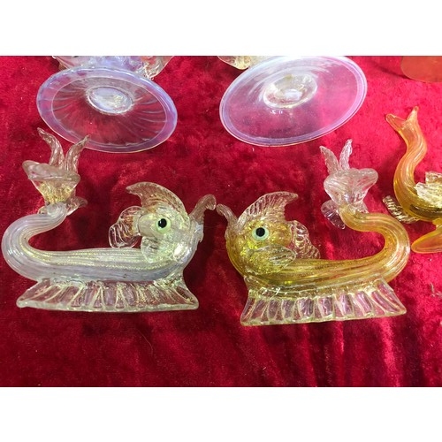 631 - Collection of gold flecked vintage glass fish and a vase likely to be Murano Venetian in the style o... 