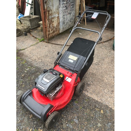 9a - Briggs and Stratton 675 Engine Series 190cc SNAPPER lawn mower in working order