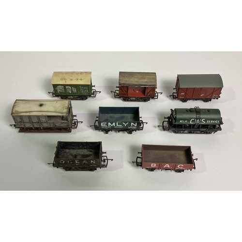 68 - Selection of Hornby Railways OO scale Goods Wagons;
incl. GWR/WR Toad Brake Van (hand weathered), 'O... 