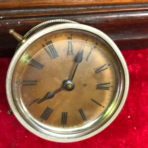 167 - American clock with wooden casing