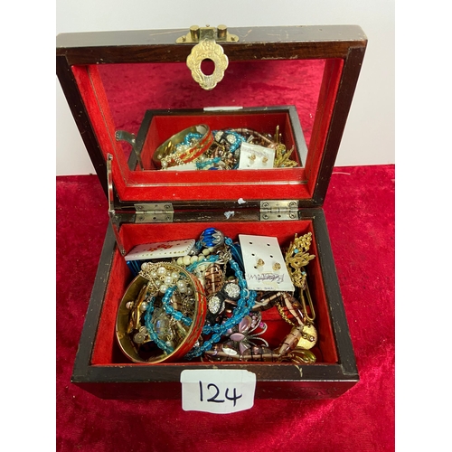 124 - Jewellery box with jewellery