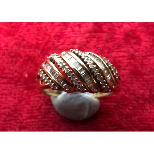 201 - 9ct gold ring with white stones