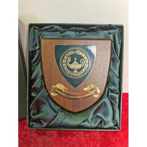 95 - Small carved wooden tray with boxed Commonwealth War Graves Commission Plaque