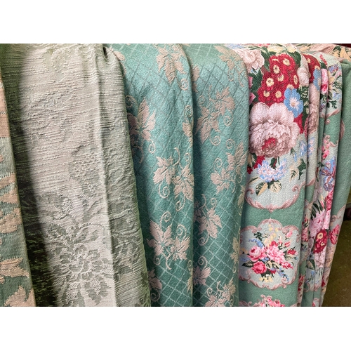 107 - Several sets of vintage drapes/curtains