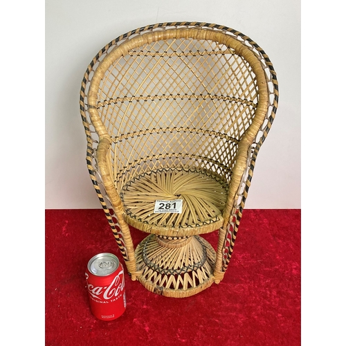 281 - Dolls/Teddy Bear wicker peacock chair