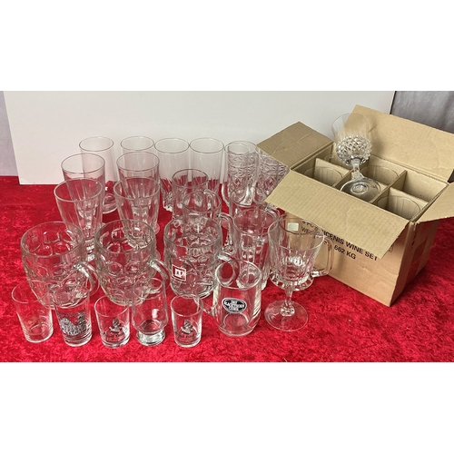 784 - Box of glassware including beer and wine glasses