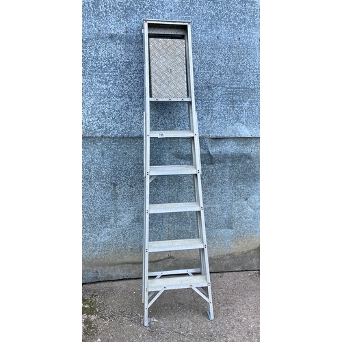 786 - Five step aluminium ladder