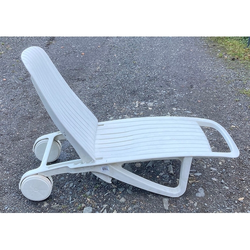 789 - White plastic garden sun (or snow!) lounger