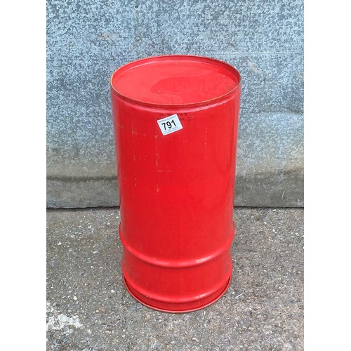 791 - Red barrel