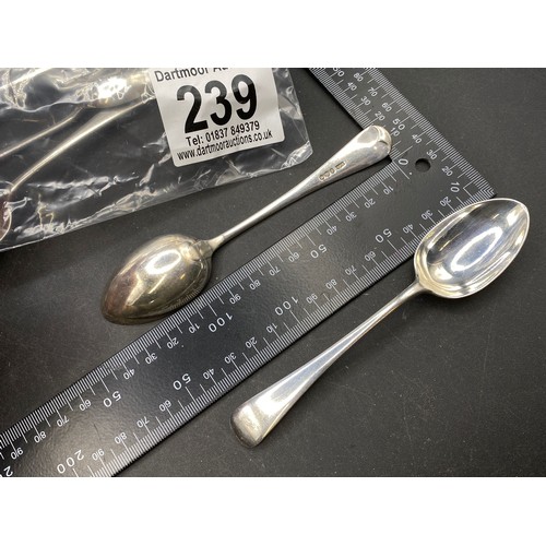 239 - Set of seven silver teaspoons, Sheffield 1894-5, 210g