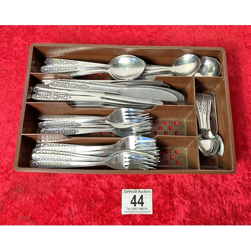 44 - Cutlery tray