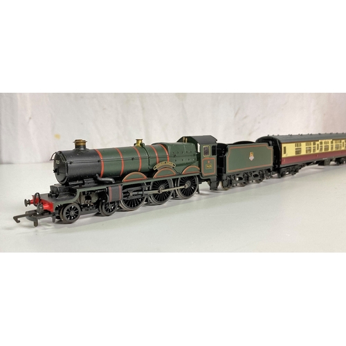 426 - Hornby OO-Gauge GWR (British Railways) Castle Class 'Sudeley Castle' with three Mk1 coaches, train p... 