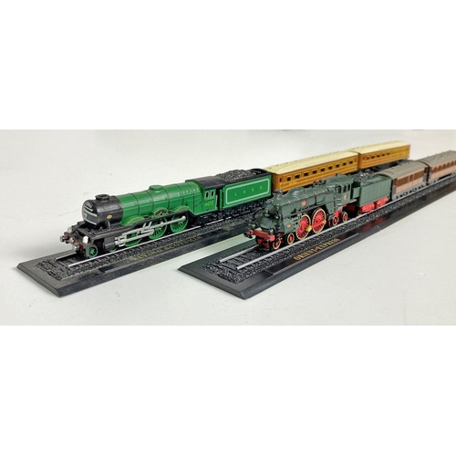 432 - 2 boxed Atlas Editions mini trains Flying Scotsman and The Orient Express