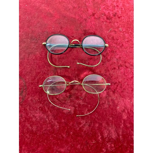 592 - Vintage gold rimmed glasses