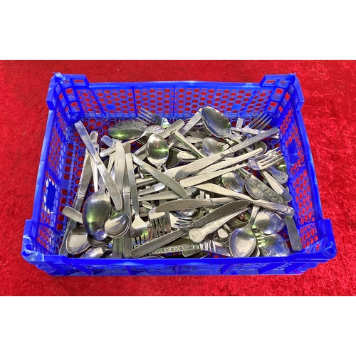 718 - Tray of stainless steel cutlery