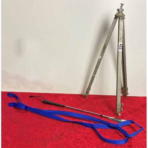 422 - Metal tripod along with a metal long handled shoe horn and 2 homecraft exercise stretchers/invisible... 