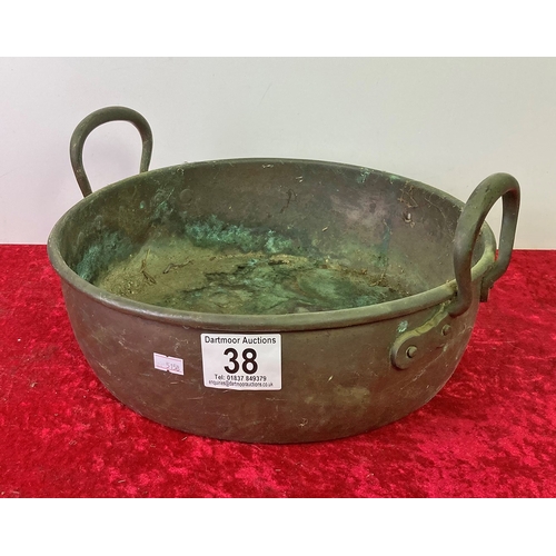 38 - Copper dish / shallow pot with handles, approx diameter 24cm, 11cm high