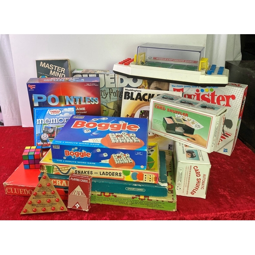 782 - Box of vintage and modern board games