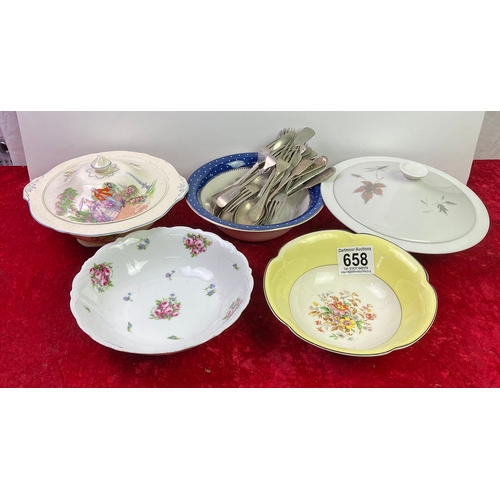 658 - A collection of very attractive vintage dishes/serving bowls, two of which have matching lids, one b... 