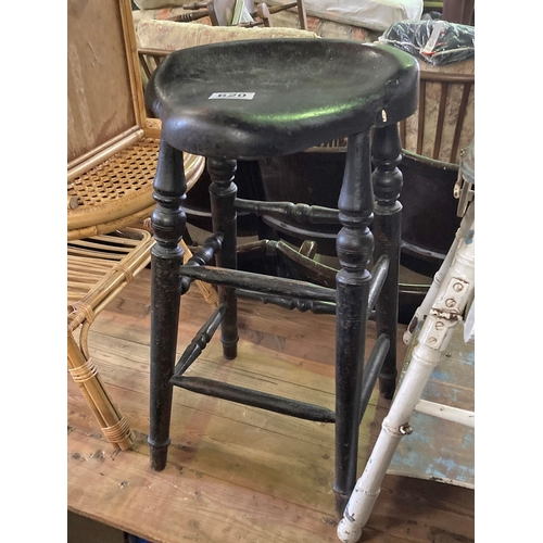 620 - A vintage kitchen stool approx 25