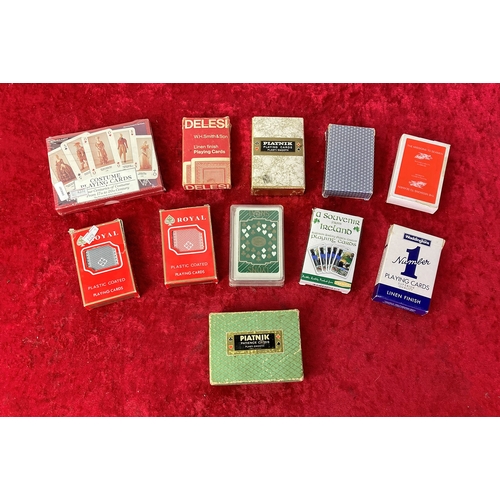 16 - A collection of vintage playing cards.