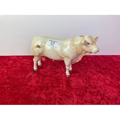 32 - A magnificent John Beswick Charolais Bull in great condition. 16cms tall.