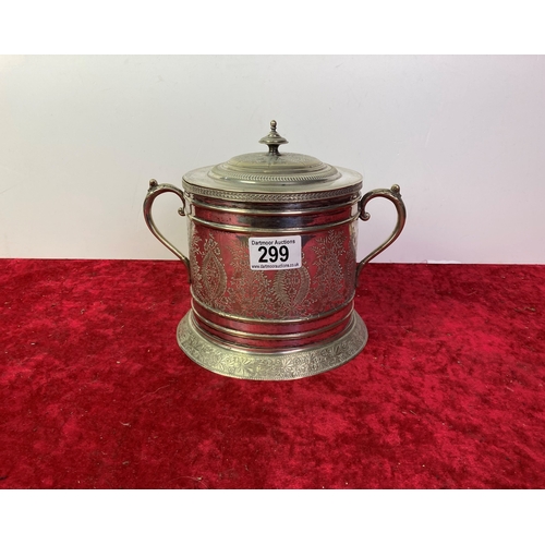 299 - A very decorative Silver Plated Biscuit Barrell with hinged lid (biscuits will be inserted for succe... 