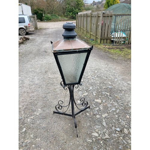 1368 - Foster and Pullen antique street light on cast iron base