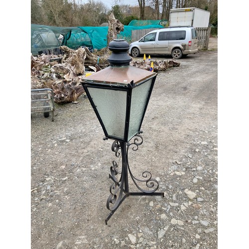 1368 - Foster and Pullen antique street light on cast iron base