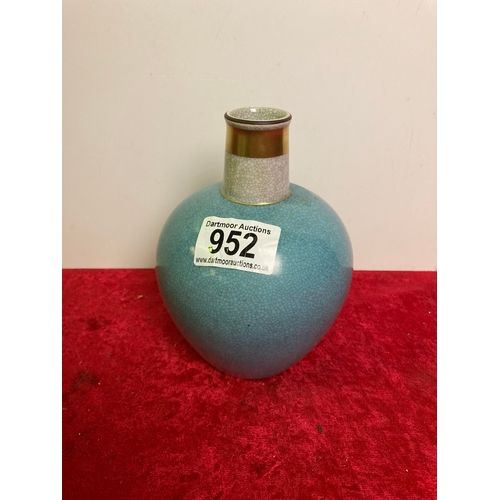 Lot 952       