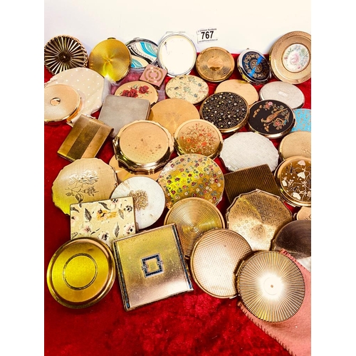 767 - A fabulous collection of vintage compacts - all very different and unusual. A couple of Gratton comp... 