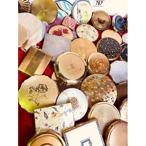 767 - A fabulous collection of vintage compacts - all very different and unusual. A couple of Gratton comp... 