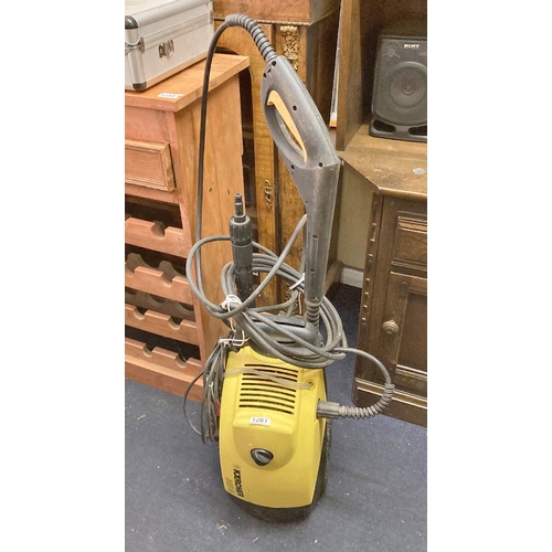 1261 - A Karcha 520 pressure washer, power hose