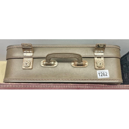 1262 - Small vanity suitcase in Olive Green