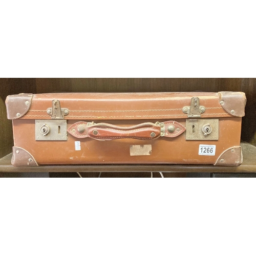 1266 - Reinforced vintage suitcase for heavy weights and a heavy duty handle