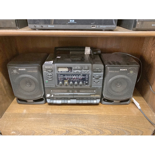 1268 - Sony CFD 500 L Radio and Cassette recorder - Ghetto Blaster