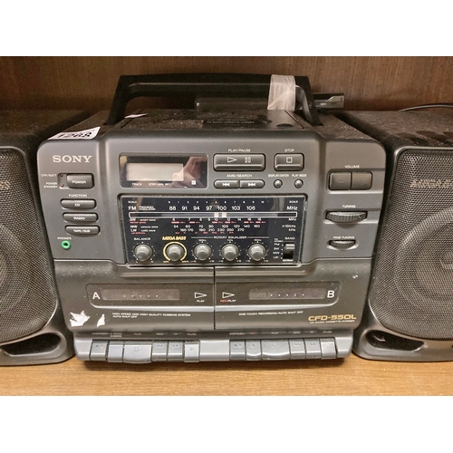 1268 - Sony CFD 500 L Radio and Cassette recorder - Ghetto Blaster