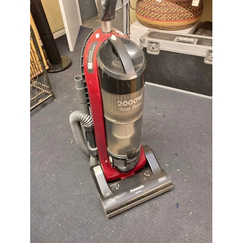 1285 - Panasonic edge cleaning vacuum cleaning. 2000 W