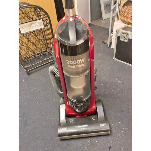 1285 - Panasonic edge cleaning vacuum cleaning. 2000 W