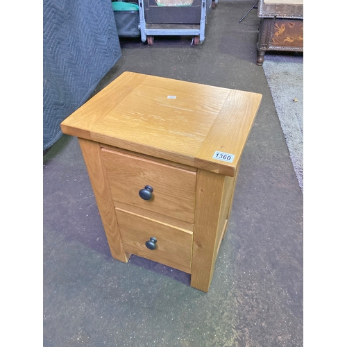 1360 - Small, modern bedside cabinet with 2 drawers