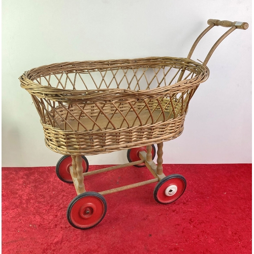 896 - Vintage chidl's wicker doll's pram