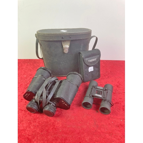 920 - 2 pairs of binoculars