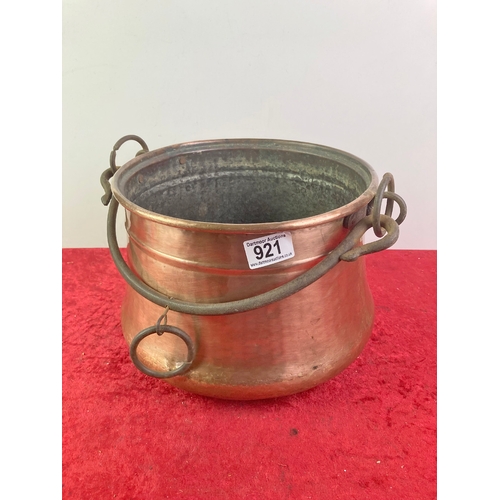 921 - Copper cauldron