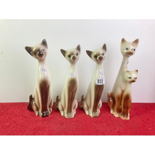 933 - Collection of 4 foot tall ceramic cats, tallest 33 cm