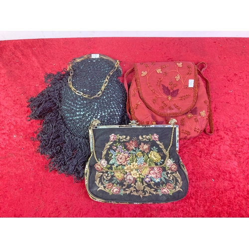 939 - Vintage purses and bags