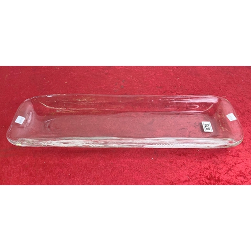 979 - Large and heavy glass baguette dish